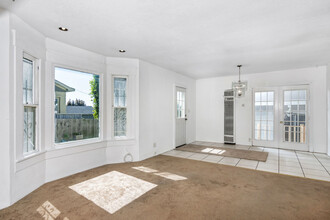 4428 Maryland St in San Diego, CA - Building Photo - Interior Photo