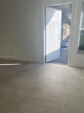 2011 NE 167th St in North Miami Beach, FL - Building Photo - Building Photo