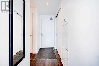 8-608 Charlotte St in Toronto, ON - Building Photo - Building Photo