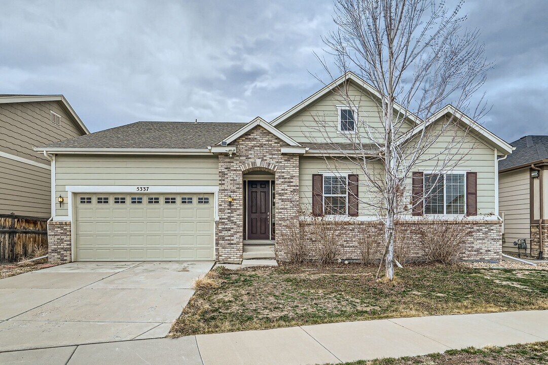 5337 Retreat Cir in Longmont, CO - Building Photo