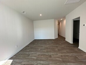 247 Moyer Dr in Graham, NC - Building Photo - Building Photo