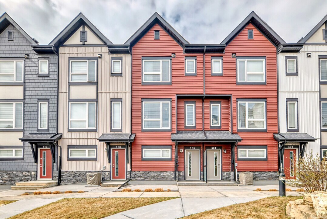 11 Evanscrest Mews NW in Calgary, AB - Building Photo