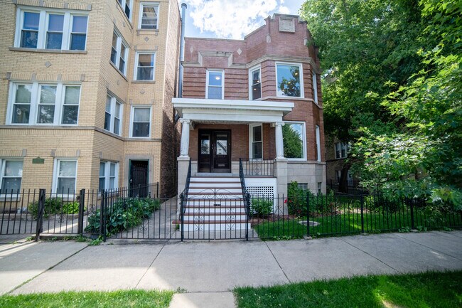 property at 2923 N Whipple St