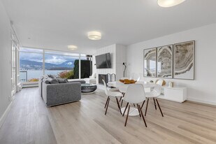 2595 Point Grey Rd in Vancouver, BC - Building Photo