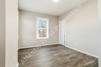 1512 Blair Ave, Unit D in Cincinnati, OH - Foto de edificio - Building Photo