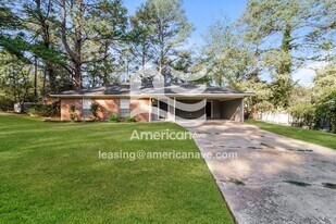 657 Upper Darby Rd in Jackson, MS - Building Photo