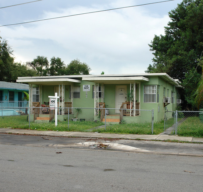 560 NE 69th St in Miami, FL - Building Photo - Building Photo