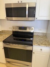 19501 W Country Club Dr, Unit 1815 in Aventura, FL - Building Photo - Building Photo
