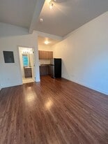 971-971 Finlayson St in Victoria, BC - Building Photo