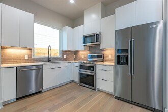 2008 Canterbury St in Austin, TX - Building Photo - Building Photo