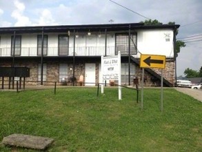 Black and White Apartments in Birmingham, AL - Building Photo - Building Photo