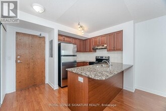 60 Fairfax Crescent in Toronto, ON - Building Photo - Building Photo