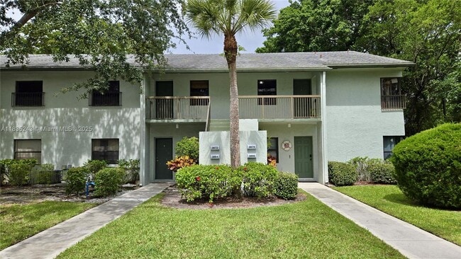 3864 Carambola Cir N