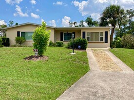 7 N Monroe St in Beverly Hills, FL - Building Photo