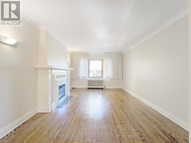 95 Chatsworth Dr in Toronto, ON - Building Photo - Building Photo