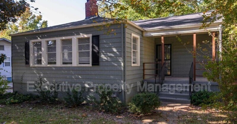 105 Hardy St in Midfield, AL - Building Photo