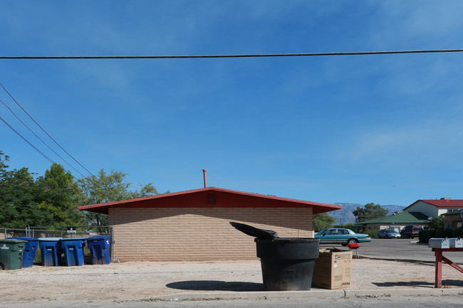 5827 E 26th St in Tucson, AZ - Building Photo - Building Photo