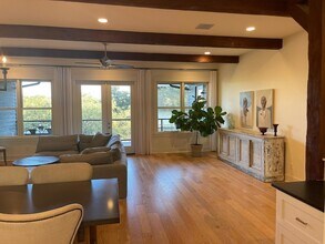 2217 Sea Biscuit Cove in Spicewood, TX - Building Photo - Building Photo