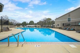 Hills at Hoover Apartments in Hoover, AL - Foto de edificio - Building Photo