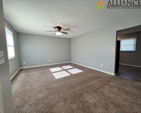 2114 Spain Dr in Manhattan, KS - Building Photo - Building Photo