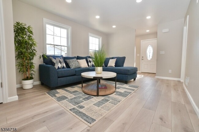 67 Williams St in Saddle Brook, NJ - Building Photo - Building Photo