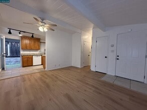 2875 Euclid Ave in Concord, CA - Building Photo - Building Photo