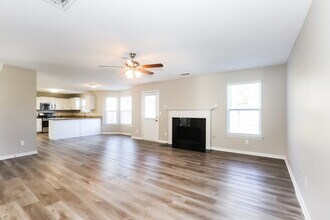 3942 Rosebud Park Dr in Snellville, GA - Foto de edificio - Building Photo