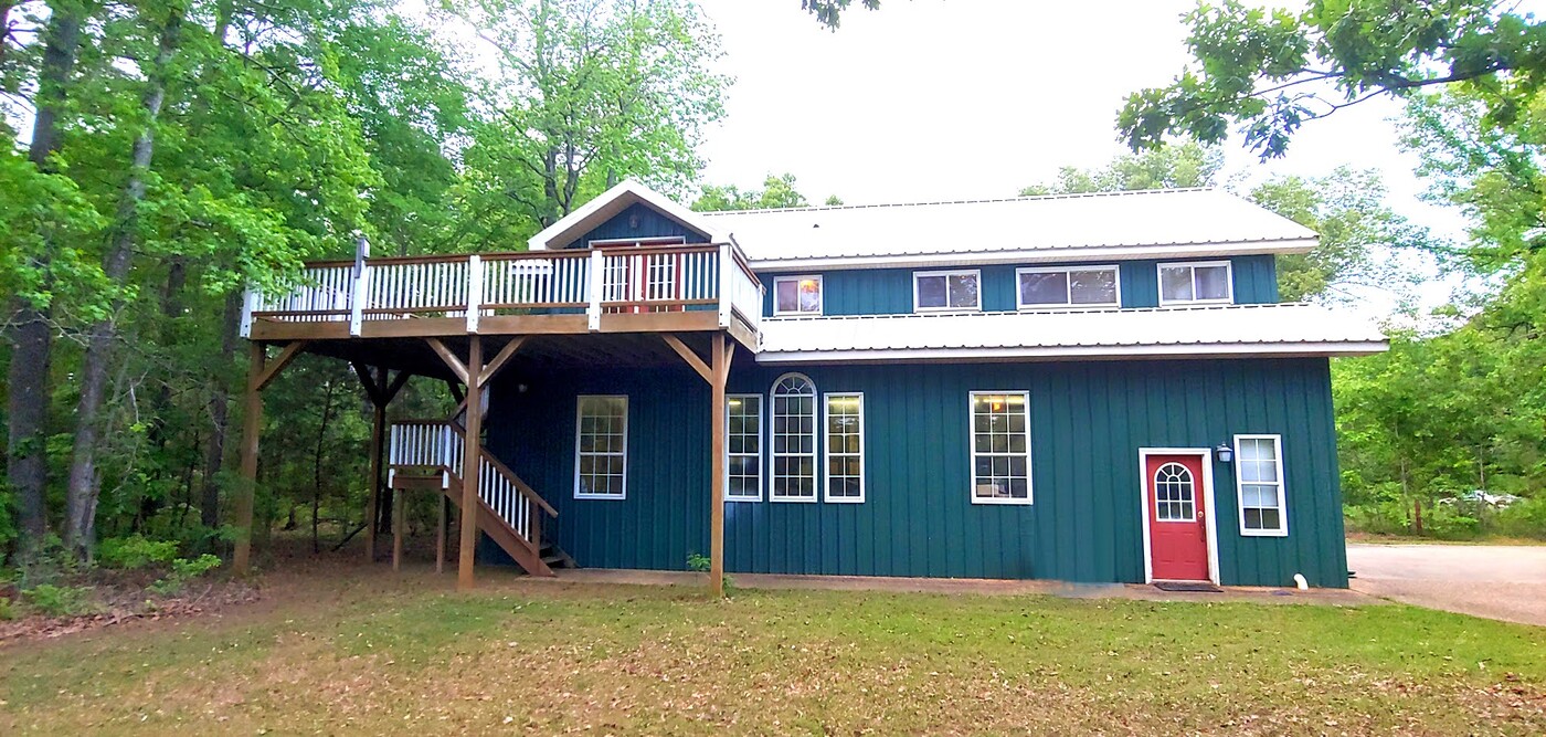 3582 Northridge Rd, Unit BarnApartment in Longview, TX - Building Photo