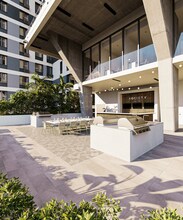 Society Las Olas in Fort Lauderdale, FL - Foto de edificio - Building Photo