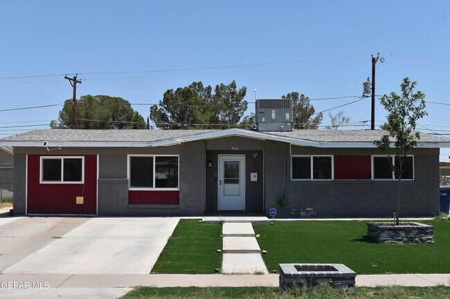 304 Maricela Dr in El Paso, TX - Foto de edificio - Building Photo