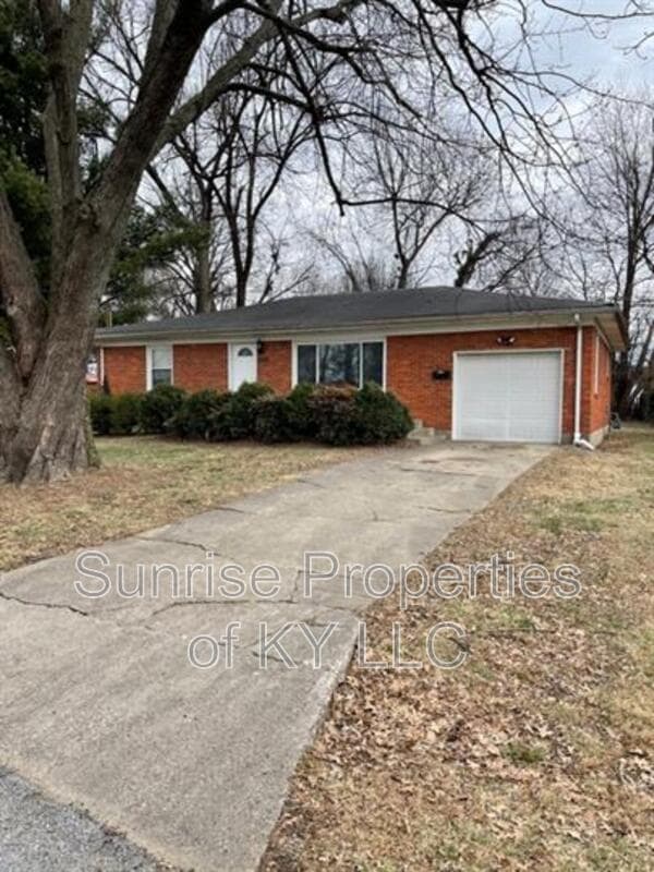 property at 3203 Hampstead Ct