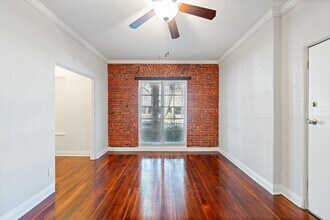 Elk Villas in Glendale, CA - Building Photo - Building Photo