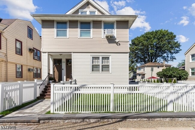property at 104 Walnut St