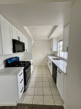740 Alfred N St, Unit 101 in Los Angeles, CA - Foto de edificio - Building Photo