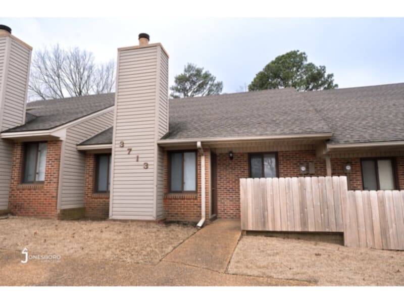 3713 Lakeview Cove in Jonesboro, AR - Building Photo