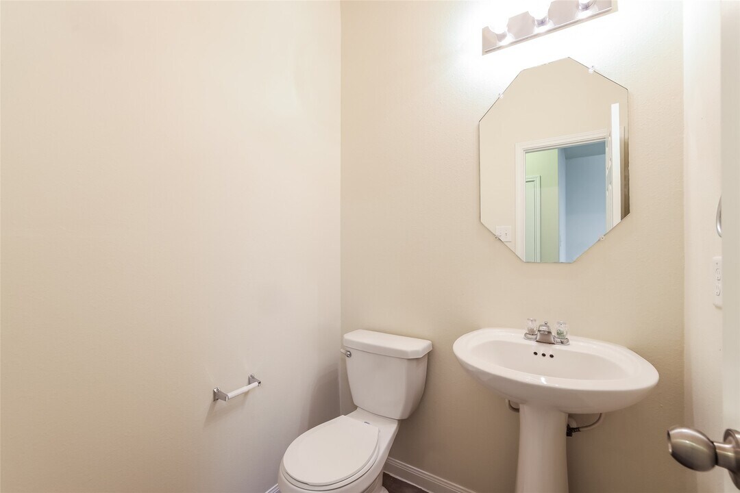 12242 Maura Lane in Houston, TX - Building Photo