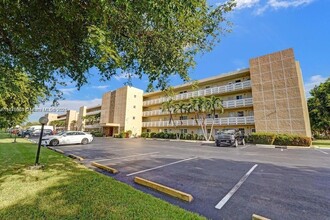 205 SE 11th Terrace, Unit 407 in Dania Beach, FL - Building Photo - Building Photo