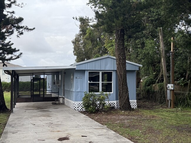 1908 Fruitland Park Cir SW in Eagle Lake, FL - Building Photo - Building Photo