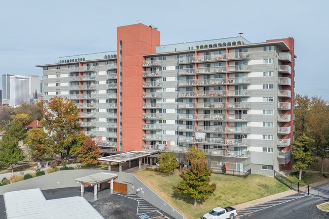 Mansion House in Tulsa, OK - Building Photo - Building Photo