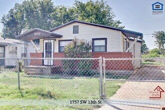 1757 SW 13th St in Lawton, OK - Foto de edificio - Building Photo