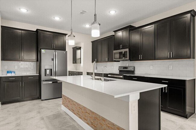 2357 Camden Park Ave in Davenport, FL - Building Photo - Building Photo