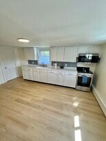 122 Larch St in Woonsocket, RI - Building Photo