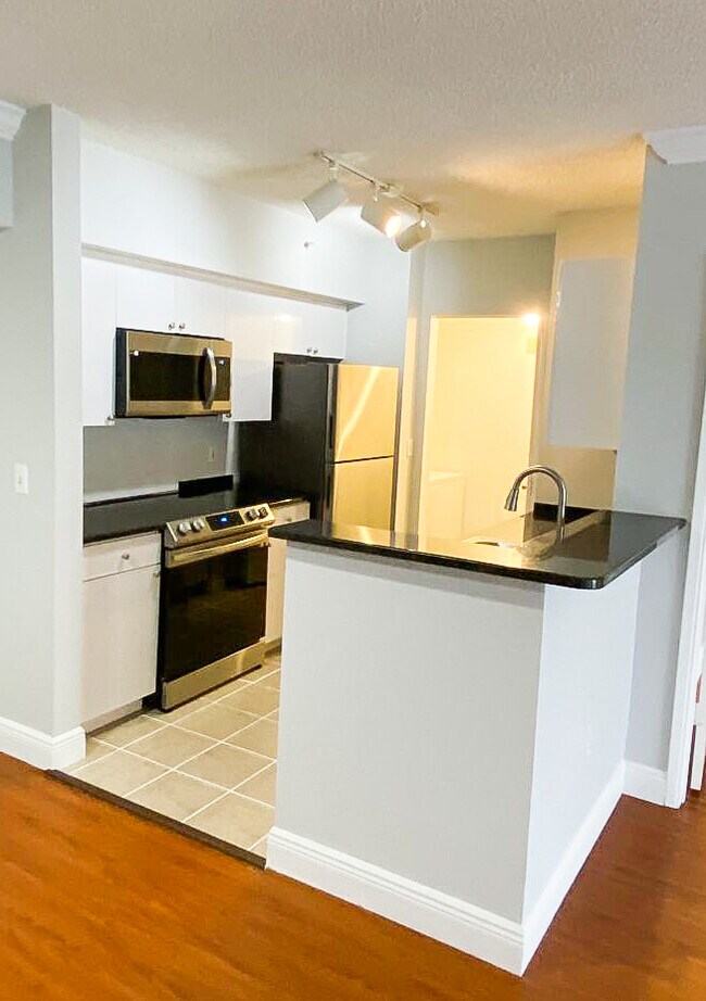 property at 1919 Van Buren St
