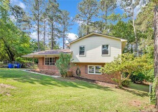 1618 Hickoryridge Ct in Fayetteville, NC - Building Photo - Building Photo
