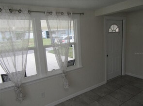 11913 104th St in Largo, FL - Building Photo - Building Photo