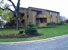 102 Hartford Ct, Unit 102 Apartamentos