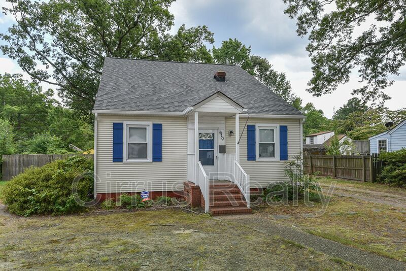 610 Ellen Rd in Newport News, VA - Building Photo
