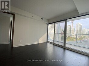 17 Bathurst St in Toronto, ON - Building Photo - Building Photo