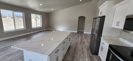 207 Spring Creek Pkwy in Spring Creek, NV - Building Photo - Building Photo