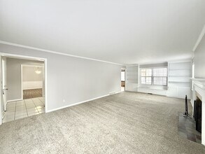 2431 Blarney Stone Dr in Beloit, WI - Building Photo - Building Photo